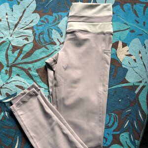 DYI Legging in light purple size Medium